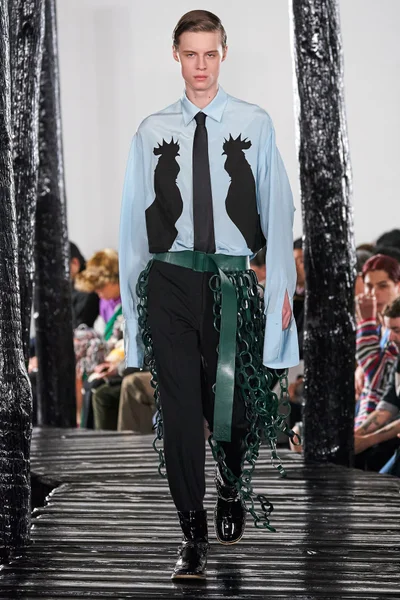 Look 25